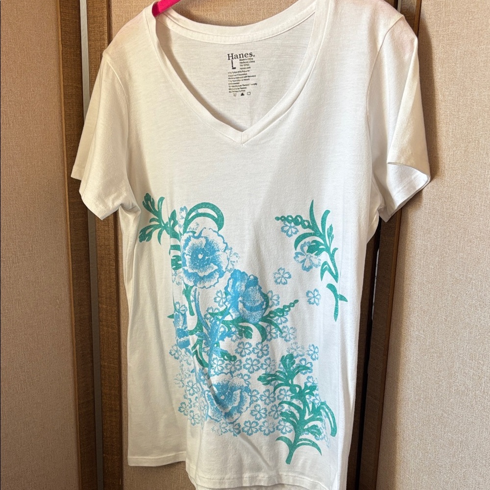 Hanes Women's White Tee with Blue Floral Design Large